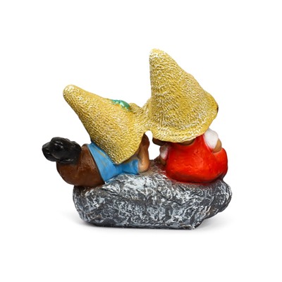 Садовая фигура из полистоуна «Девочка с мальчиком на камне», 42×22×41 см