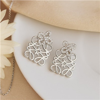 Серьги ажурные под бренд со стразами, висячие, покрытия серебрение, арт.313.227