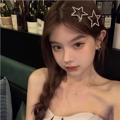 Заколки Звездочки сияющие со стразами металлические, 2 штуки.