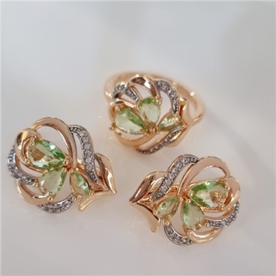 Комплект ювелирная бижутерия коллекция  "Дубай" серьги и кольцо 20 р, покрытие: позолота, вставка: фианиты, цвет: бледно-зеленый, арт.217.288-20