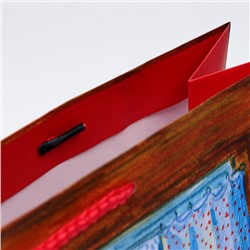 Пакет подарочный новогодний ламинированный «Дед мороз у ёлки», 33×42.5×10 см