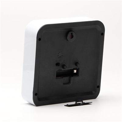 Часы - будильник настольные «Классика», с подвесом, дискретный ход, d=12.5 см, 15×15 см, АА