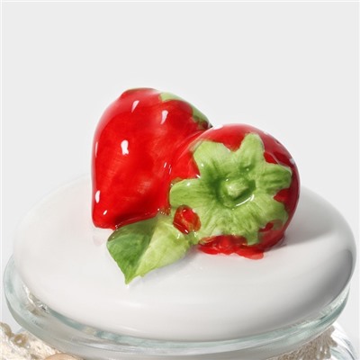 Банка стеклянная для хранения сыпучих продуктов Доляна «Клубника», 250 мл, 8×13 см, с керамической крышкой