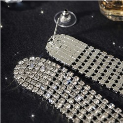 Комплект вечерней бижутерии со стразами чокер и серьги, цвет: серебристый и прозрачный, арт.012.092