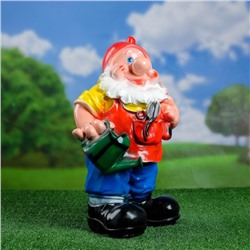 Садовая фигура из гипса «Гном с лейкой», 40×15×26 см