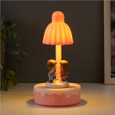 Фигурка светящаяся «Парочка малышей тянутся друг к другу», 8×8×16 см, МИКС