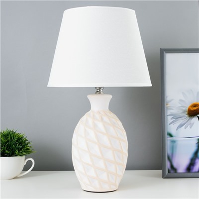 Настольная лампа 16502/1 E14 40 Вт бело-бежевый 22×22×38 см RISALUX