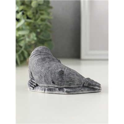 Фигурка «Самка моржа с детёнышем», 5.7 см