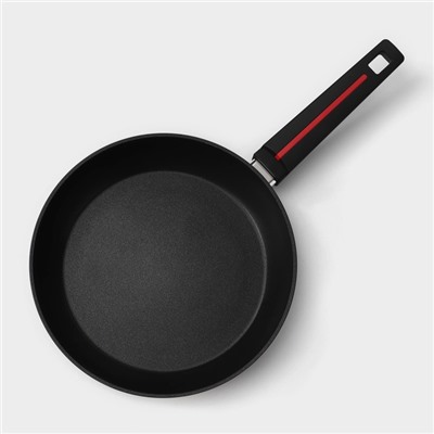 Сковорода Magistro Flame, d=28 см, h=5 см, кованый алюминий, ручка soft-touch, антипригарное покрытие, индукция, чёрная