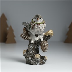 Фигурка полистоун «Воробышек в венке с ягодками и шишками на дереве», 10.5×7×13.5 см