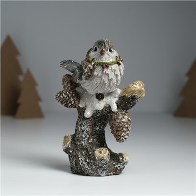 Фигурка полистоун «Воробышек в венке с ягодками и шишками на дереве», 10.5×7×13.5 см