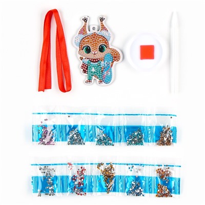 УЦЕНКА Алмазная мозаика на фигурной подвеске "Белочка"