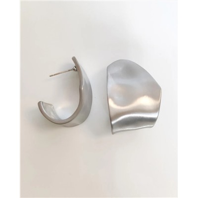 Стильные серьги