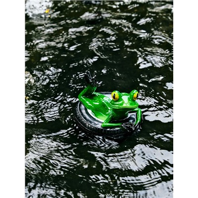 Садовая фигура из полистоуна «Лягушка на шине», 14×13×9.5 см, водоплавающая