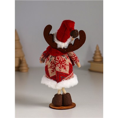 Фигурка «Лосик в вязаной шубе с узорами, в колпаке с колокольчиком», 7×6.5×19 см