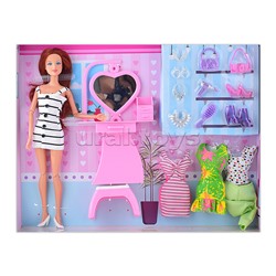 Кукла с аксессуарами, в коробке