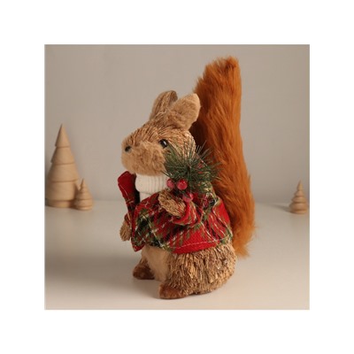 Фигурка новогодняя «Белочка в зимнем пальто», 21.5×13×12 см
