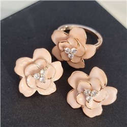 Комплект ювелирная бижутерия коллекция  "Дубай" серьги и кольцо 18 р, покрытие: позолота, вставка: витражная эмаль бежевого цвета, арт.313.115-18