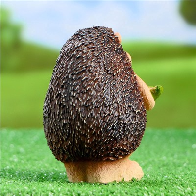 Садовая фигура из полистоуна «Ежик с листочком», 16×11×12 см