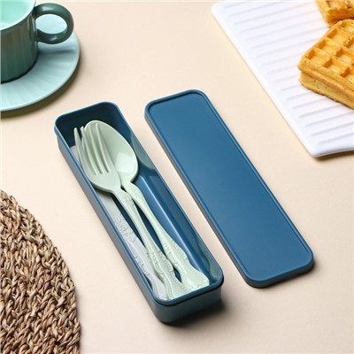 Набор столовых приборов Доляна, 4 предмета: вилка, ложка, нож, футляр синий, приборы МИКС