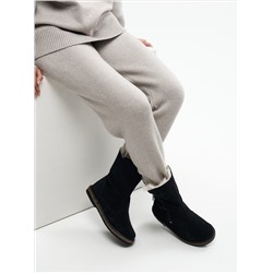 Полусапоги женские чёрные замшевые с замком на войлочной подошве