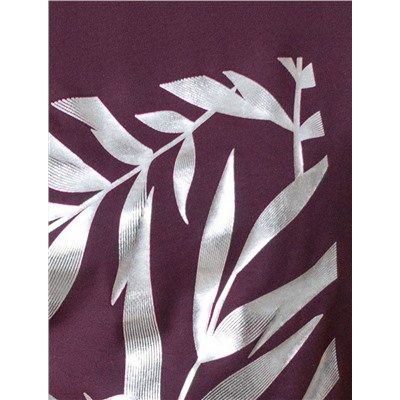 Нарядная футболка с серебристым принтом