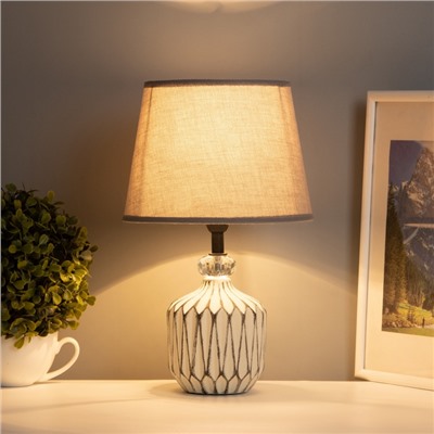 Лампа настольная «Стремление» 1×40 Вт Е14 белый 20×20×33 см