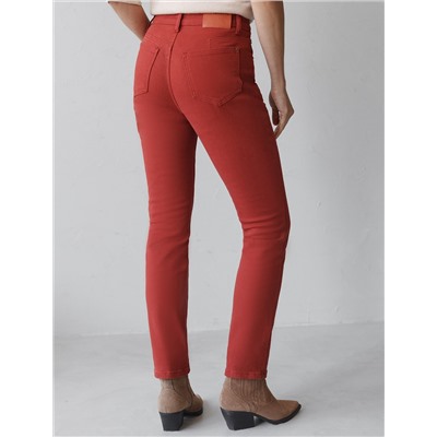 Джинсы из эластичного денима