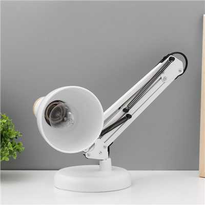 Настольная лампа RISALUX «Юнец», Е27, 40 Вт, белая, 14.5×14.5×62 см