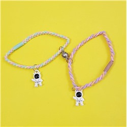 Парные  браслеты на магните с подвесками, цвет желтый и розовый, арт. 043.234