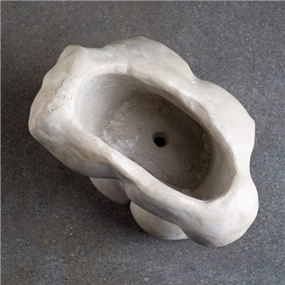 Фигурное кашпо для цветов «Торс», 1 л, 29×28×13 см, керамика, серое