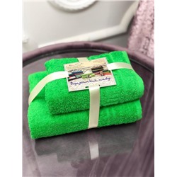 Комплект из двух полотенец с греческим бордюром