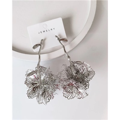 Стильные серьги