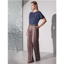 Нарядная футболка с блестящим принтом