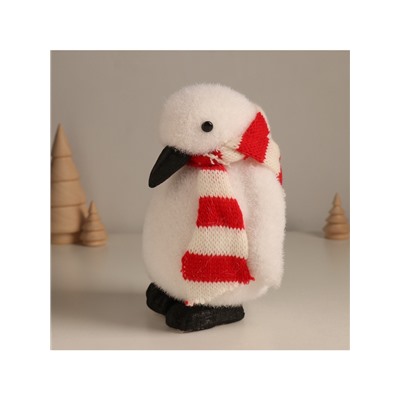 Фигурка «Пингвин в полосатом шарфике», 17×12×10 см