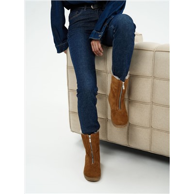 Ботинки женские рыжие замшевые на молнии, литая подошва