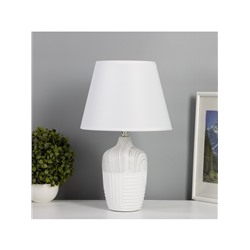 Лампа настольная «Строгие линии» 1×40 Вт Е27 белый/серый 25×25×40 см