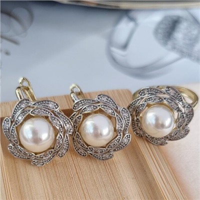 Комплект ювелирной бижутерии Итальянское золото (покрытие желтое 14к), серьги и кольцо, вставка: фианиты и искусственный жемчуг, р-р 17,5, арт. 216.046-17,5