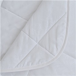 Одеяло облегченное 140×205 см, файбер 100 г/м, микрофибра белая 80 г/м, 100% полиэстер