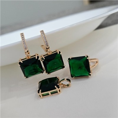 Комплект ювелирной бижутерии коллекция "Дубай" с крупным камнем серьги, кулон и кольцо 17 р, покрытие позолота, вставка: фианит, цвет: изумрудный и прозрачный, арт.313.276-17