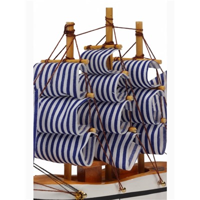 Сувенирная модель корабля «Эмма», 16×5×16 см, бело-синие паруса