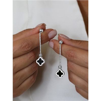 Серьги-пусеты длинные в форме клевер из серебра с камнем оникс коллекция Clover time 925 пробы 421-10-356р