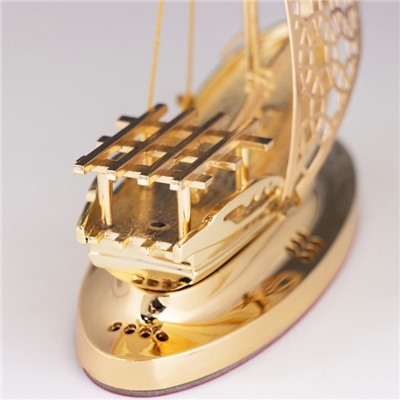 Сувенирная модель корабля металлическая «Парусник», под золото, 11 см