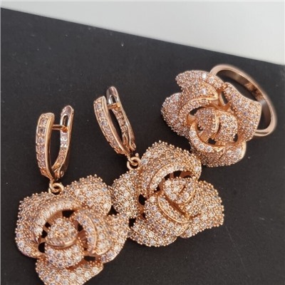 Комплект ювелирной бижутерии коллекция "Дубай" серьги и кольцо 19 р, покрытие позолота, вставка: фианиты, цвет: прозрачный, арт.314.842-19