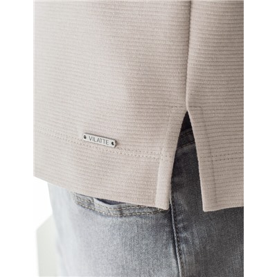 Лонгслив из мягкого фактурного трикотажа с плетеным воротником поло на пуговицах