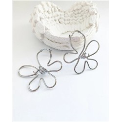 Стильные серьги