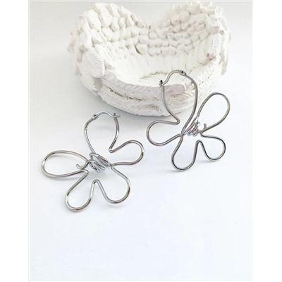 Стильные серьги