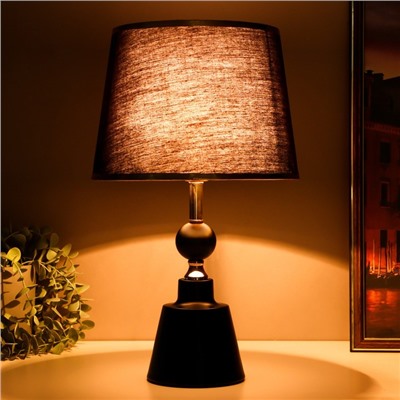 Настольная лампа "Алессандра" E27 40Вт черный 25х25х30 см RISALUX