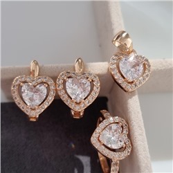 Комплект в форме сердца ювелирная бижутерия коллекция  "Дубай" серьги, кулон и кольцо 17 р, покрытие: позолота, вставка: фианиты, цвет: прозрачный, арт.213.769-17