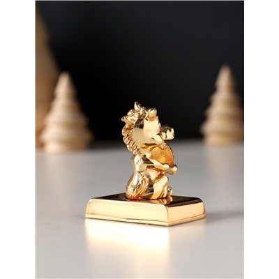 Фигурка «Лошадка с монеткой на подставке и с пожеланием: Удачи», 4×2.3×5 см